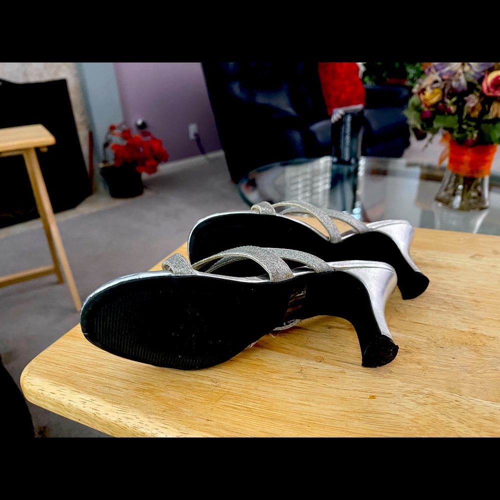 Kelly & Katie silver low heels